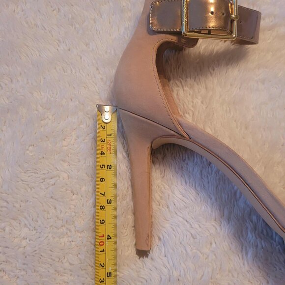Beige/Gold Calvin Klein 4 inch heels, Size 9 - Picture 9 of 14